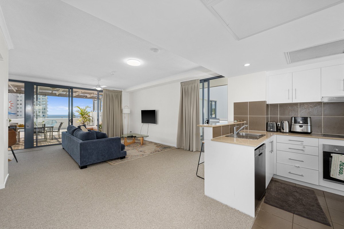 1121/1 Ocean Street Burleigh Heads 12