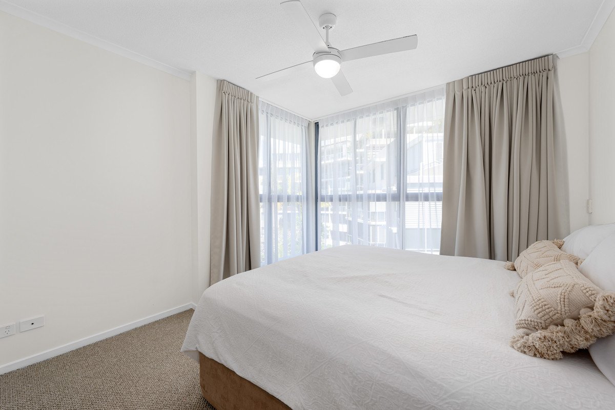 1121/1 Ocean Street Burleigh Heads 16