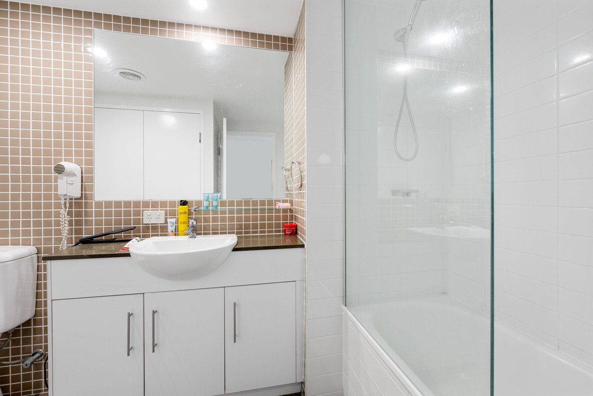 1121/1 Ocean Street Burleigh Heads 20