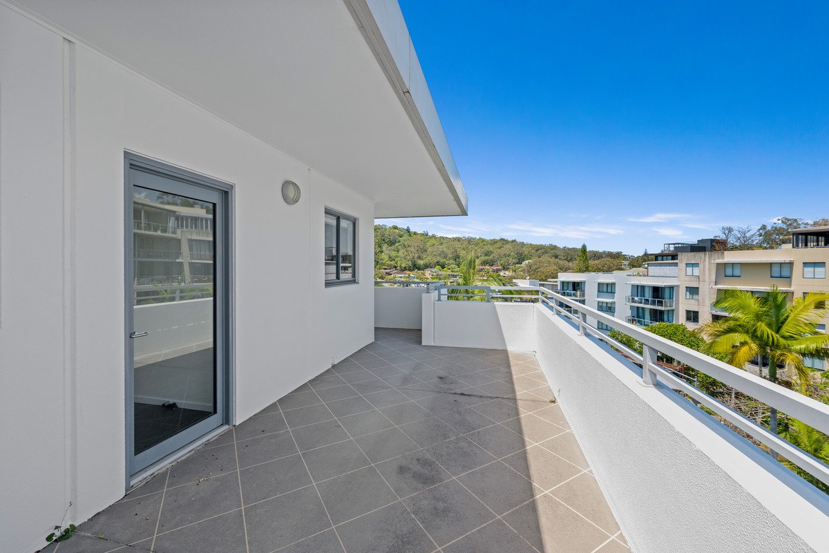 1121/1 Ocean Street Burleigh Heads 21
