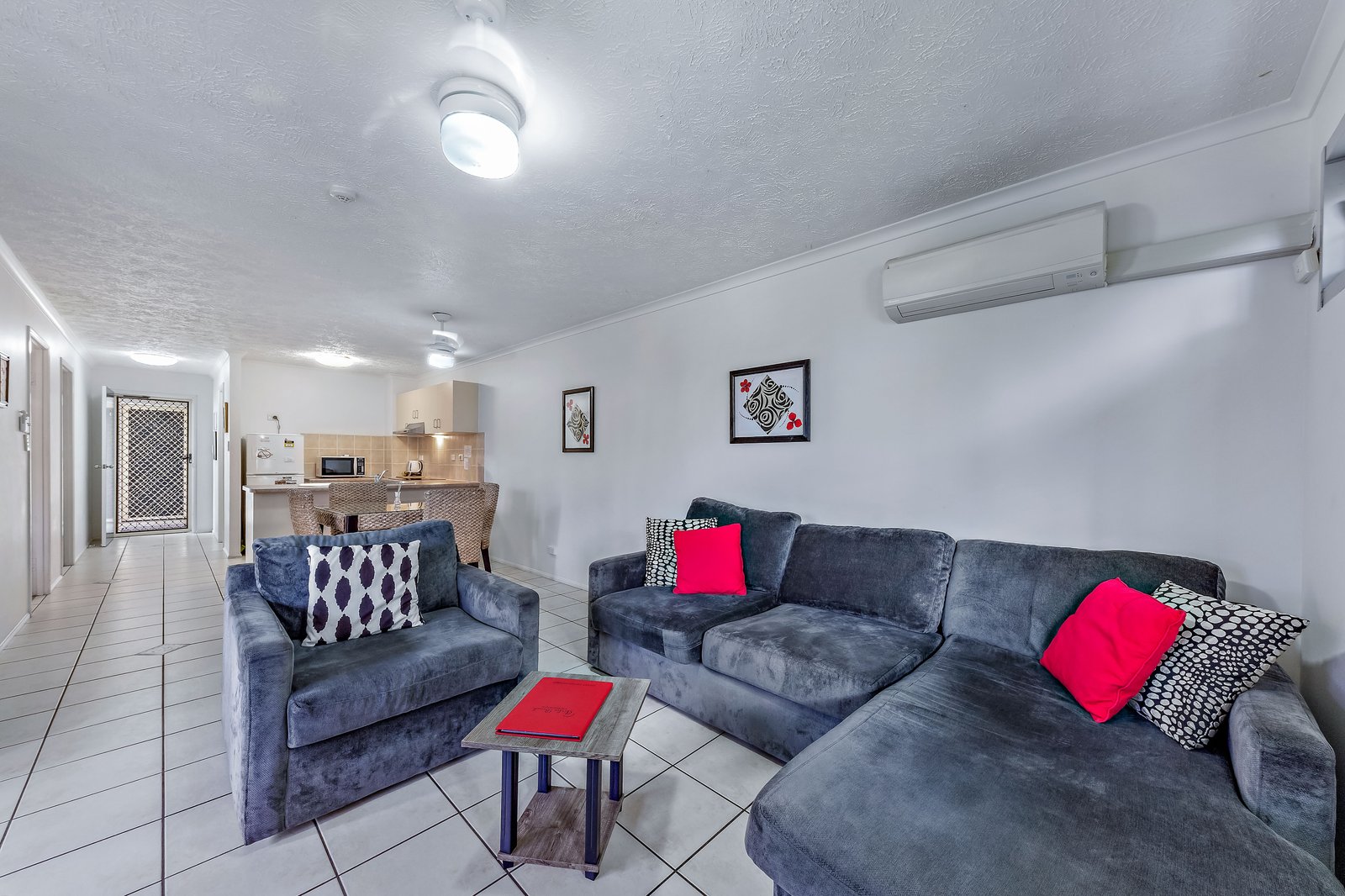 11/22 Airlie Crescent AIRLIE BEACH 3
