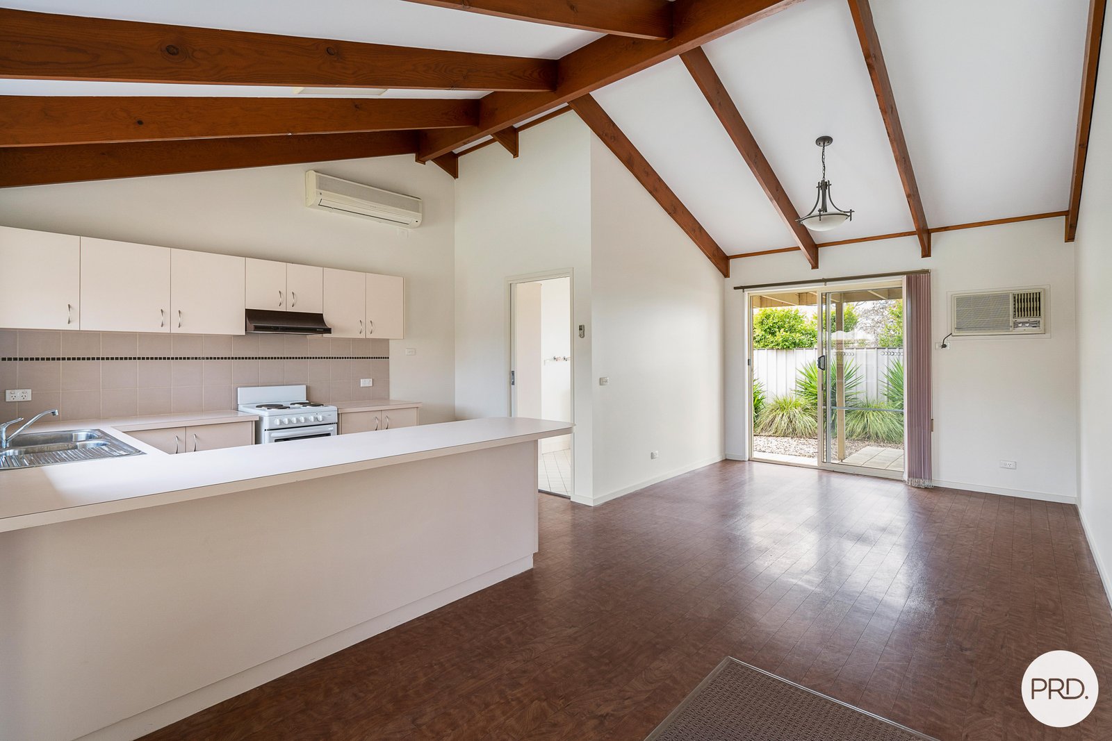 1/122 Borella Road EAST ALBURY 3