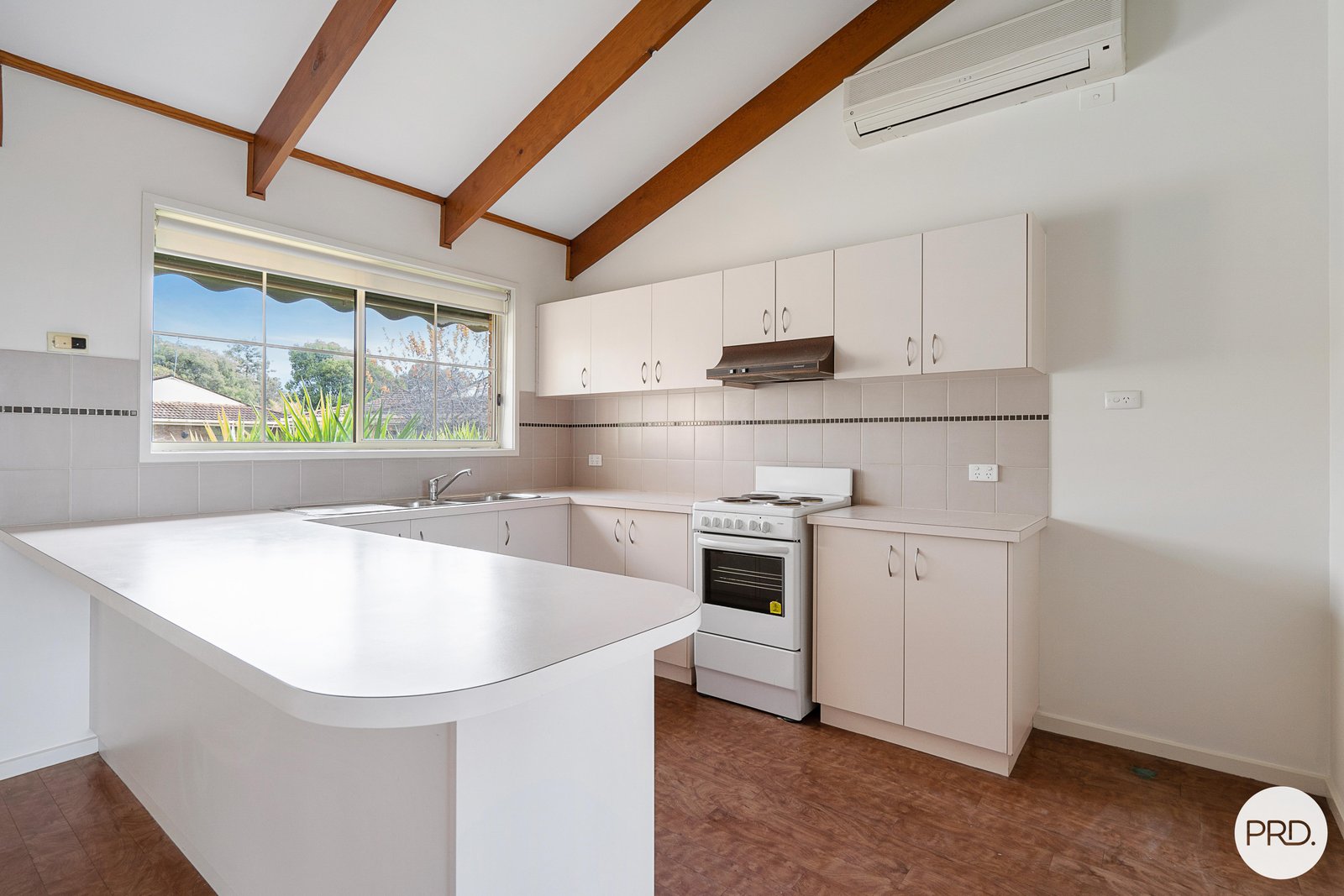 1/122 Borella Road EAST ALBURY 4