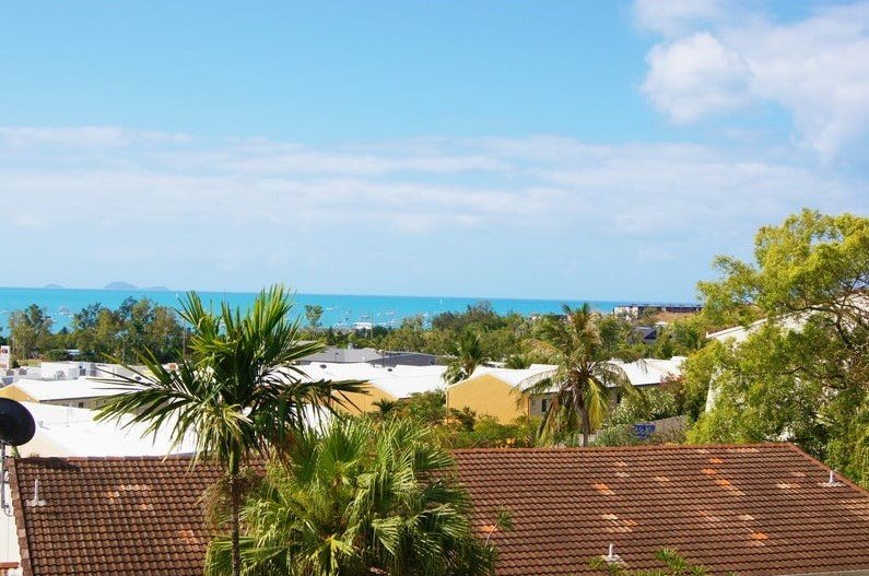 112/2 Eshelby Drive CANNONVALE 2