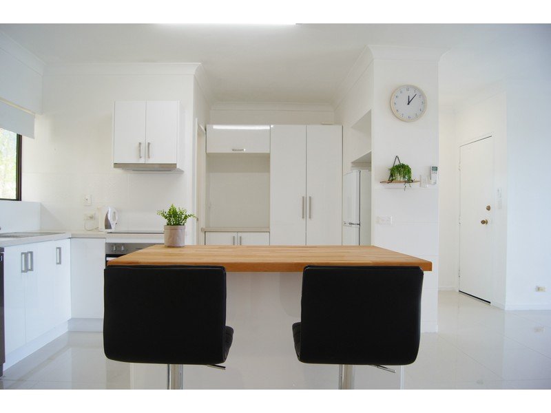 112/2 Eshelby Drive CANNONVALE 2