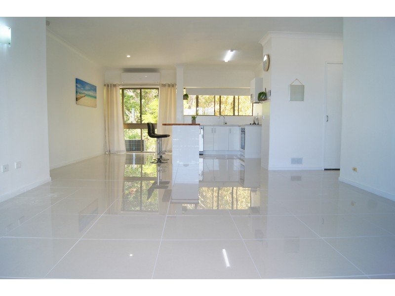 112/2 Eshelby Drive CANNONVALE 5