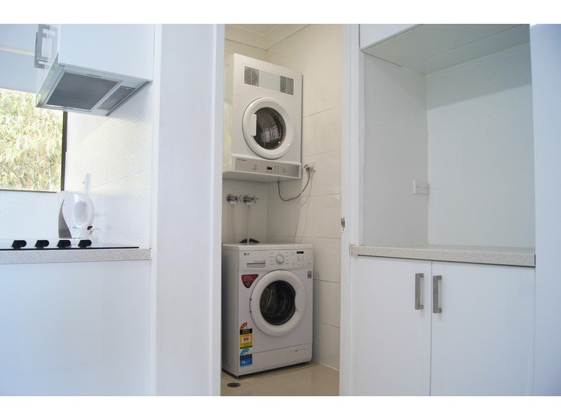 112/2 Eshelby Drive CANNONVALE 13