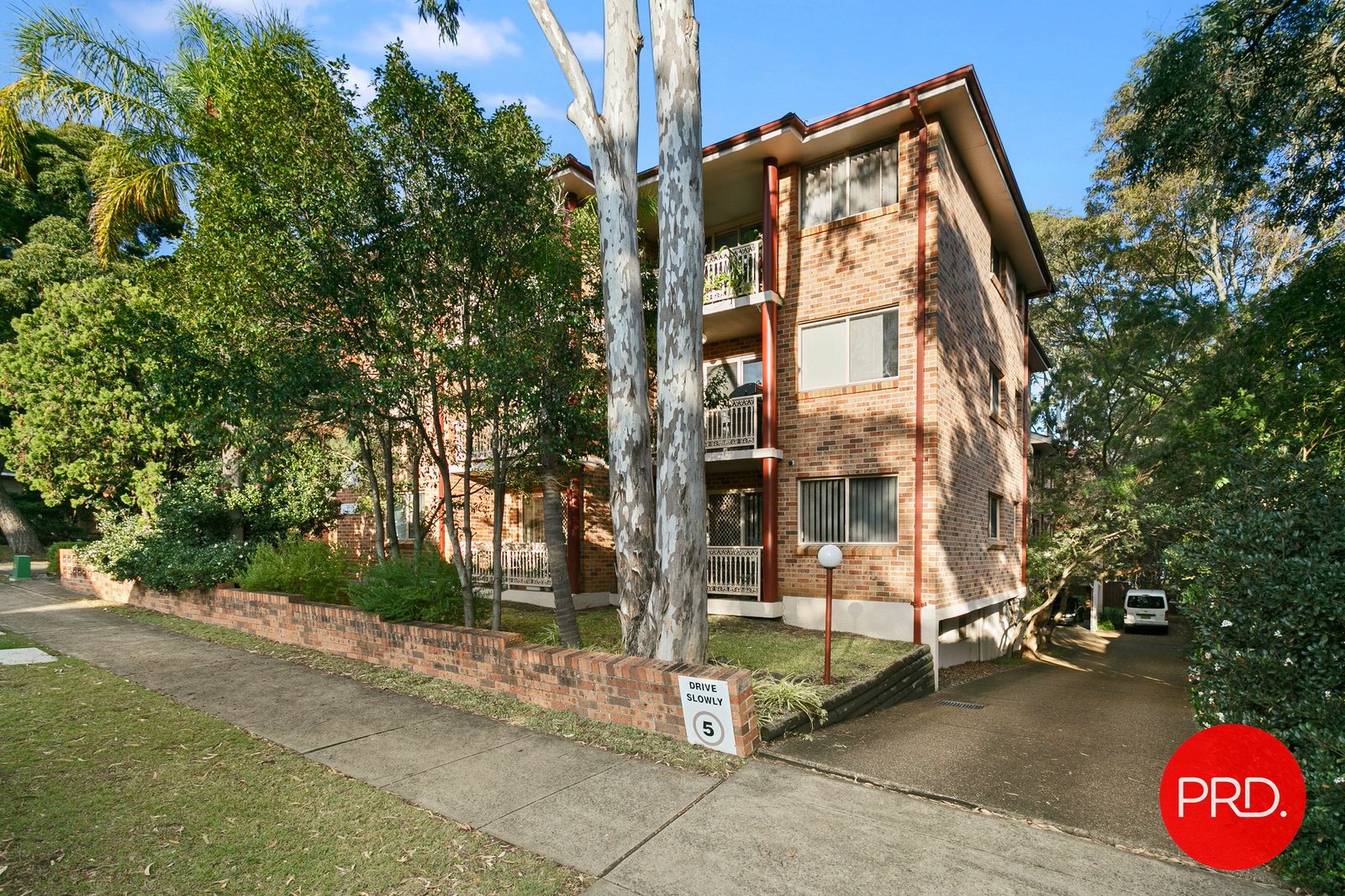 11/22 Hampton Court Road CARLTON 11