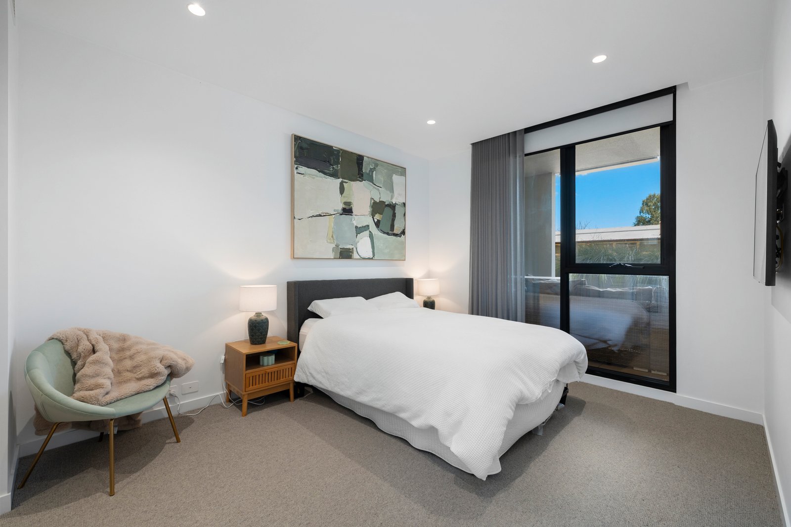 Gallery: 112/214 Bay Road