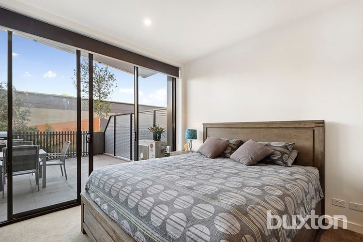Gallery: 112/222 Bay Road
