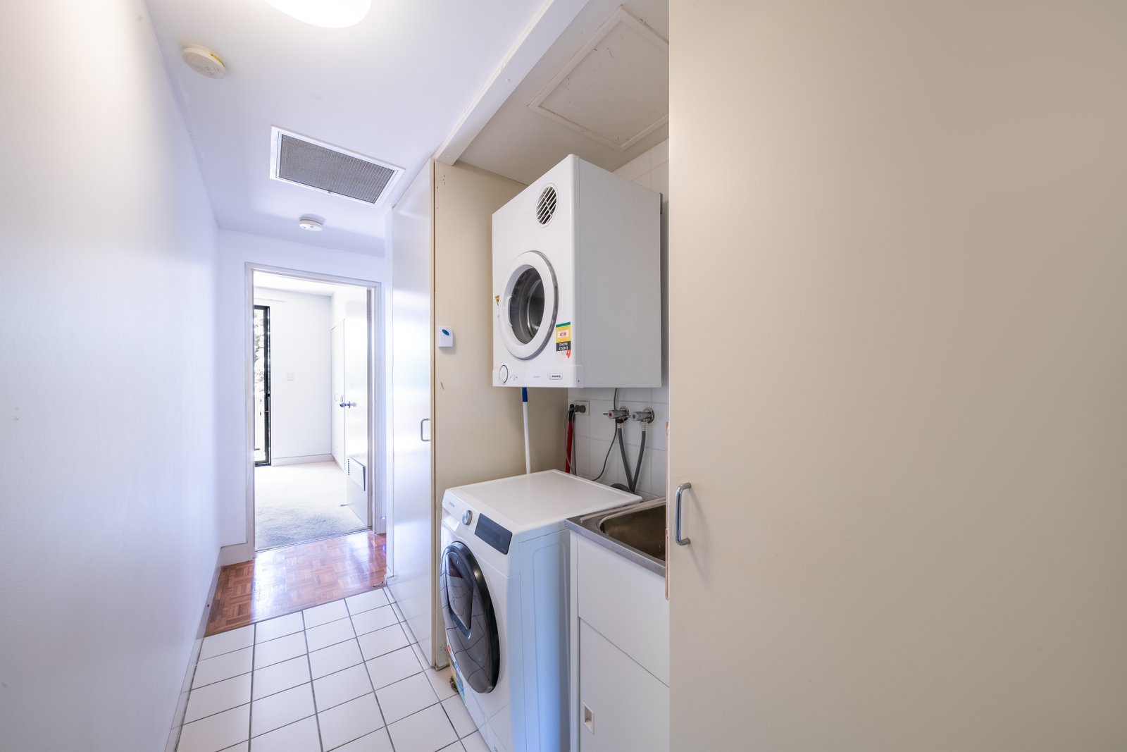 1122/615 Kunapipi Road LAGUNA QUAYS 9