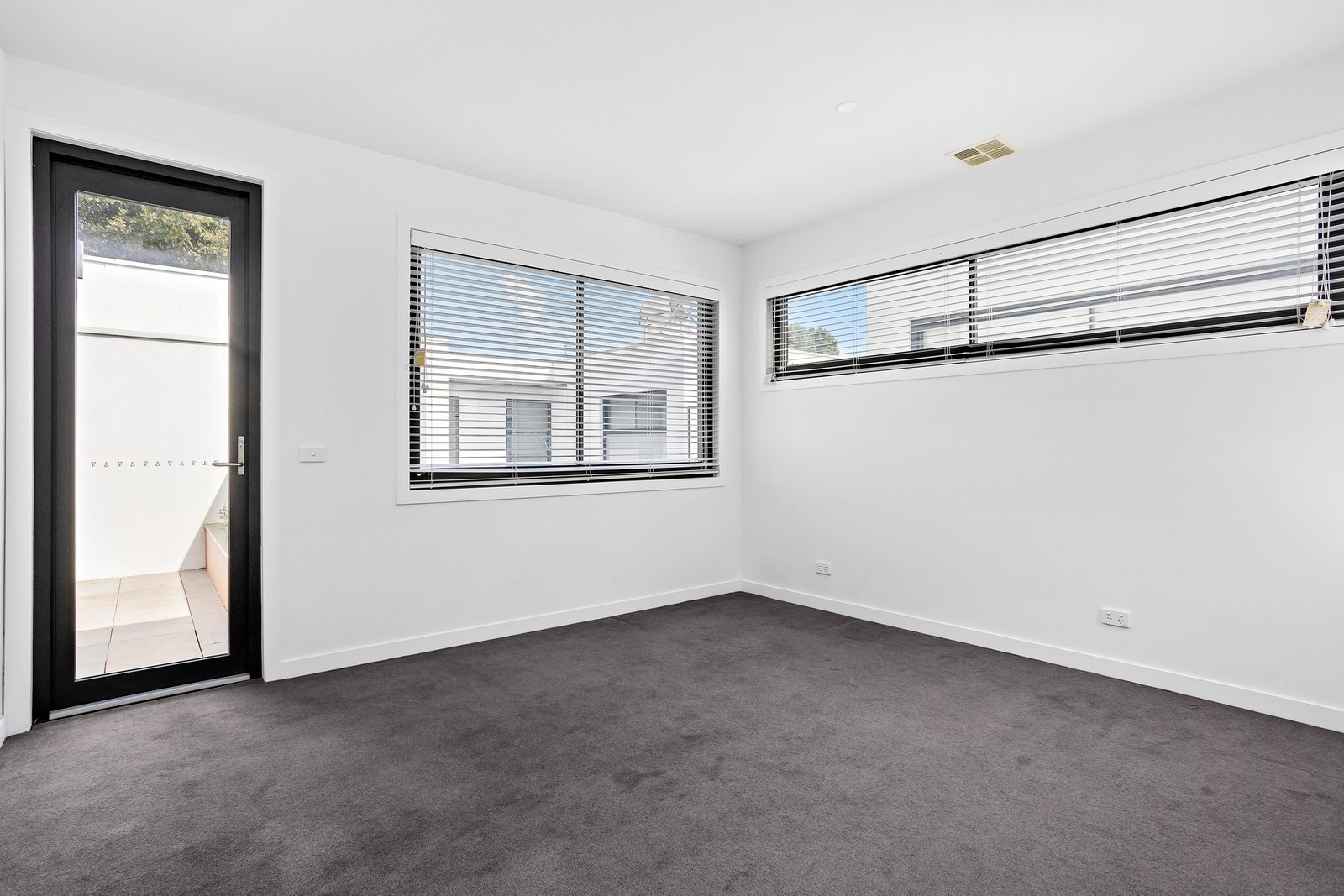 Real Estate and Property in 1/123 Kambrook Road, Caulfield North, VIC