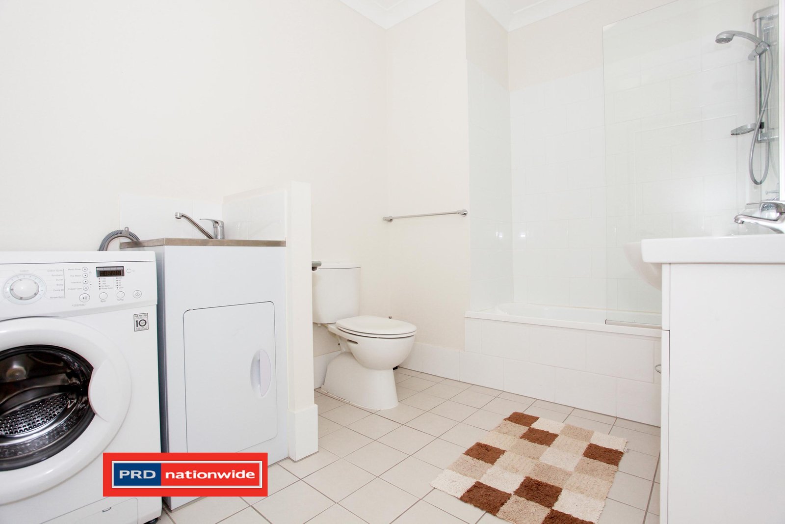 11/23 Noble Street.  CLAYFIELD 6