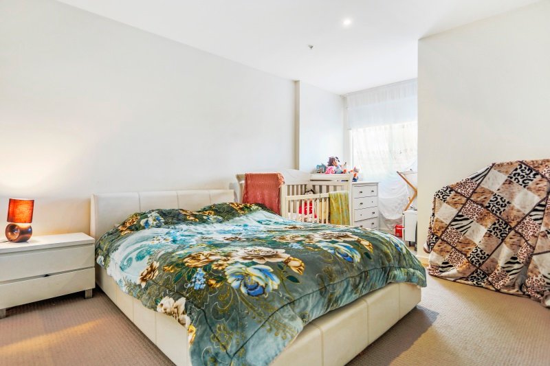 Gallery: 112/35 Childers Street
