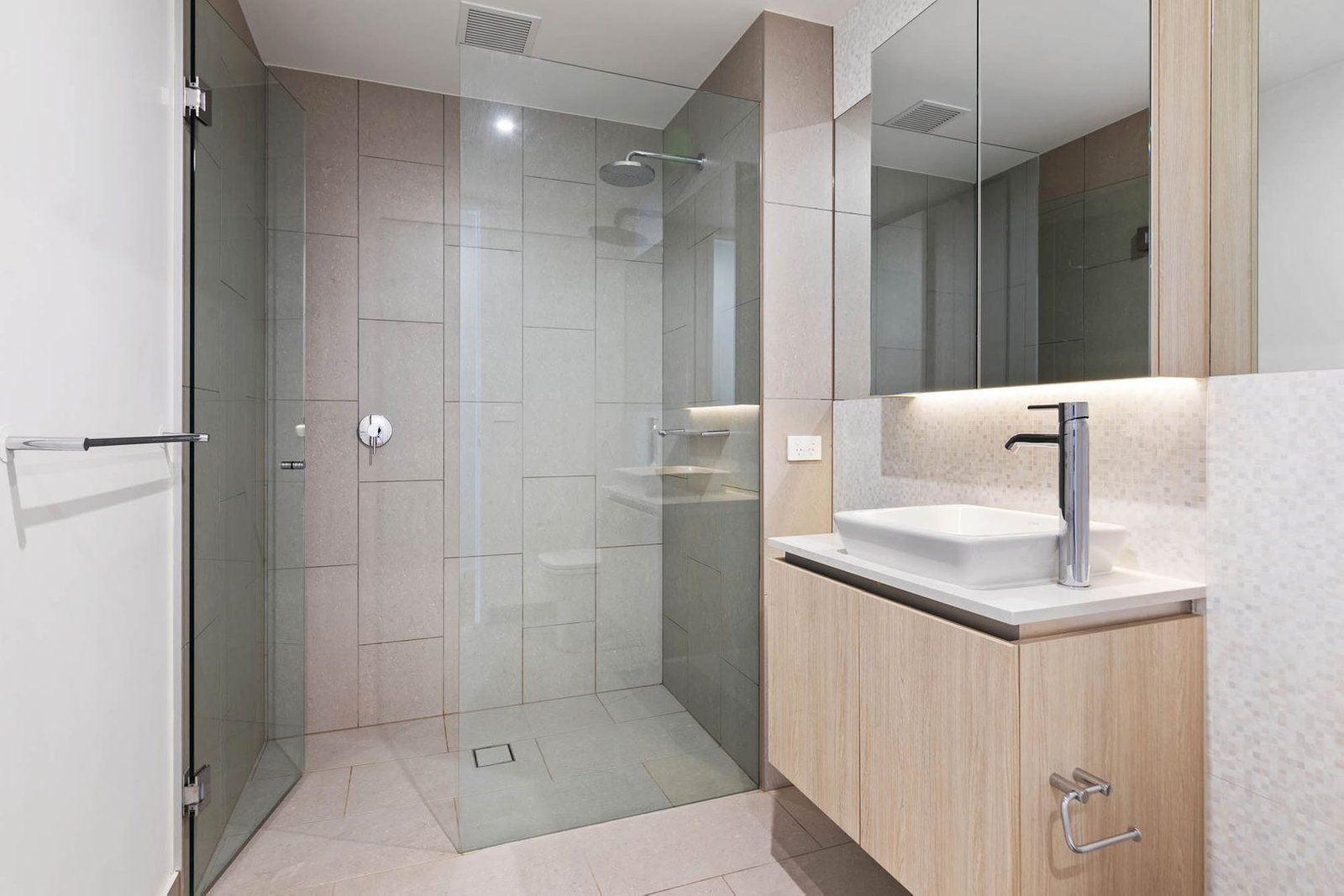 Real Estate and Property in 112/37 Park Street, Elsternwick, VIC