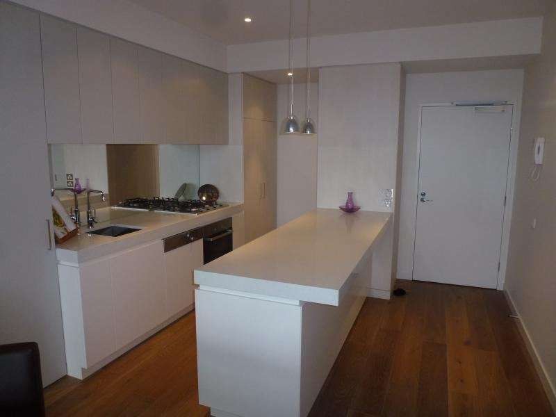 Gallery: 112/380 Bay Street