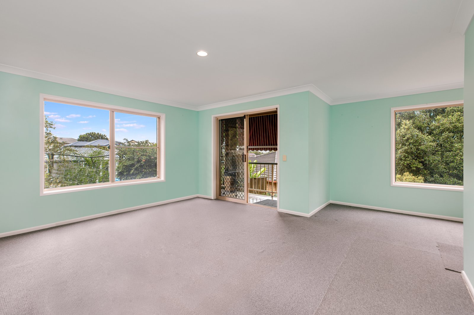 1/124 Ash Drive BANORA POINT 2
