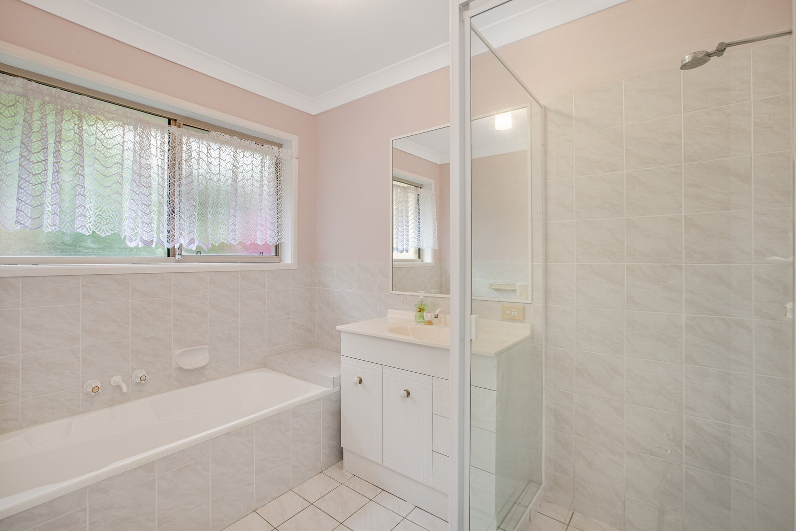 1/124 Ash Drive BANORA POINT 9