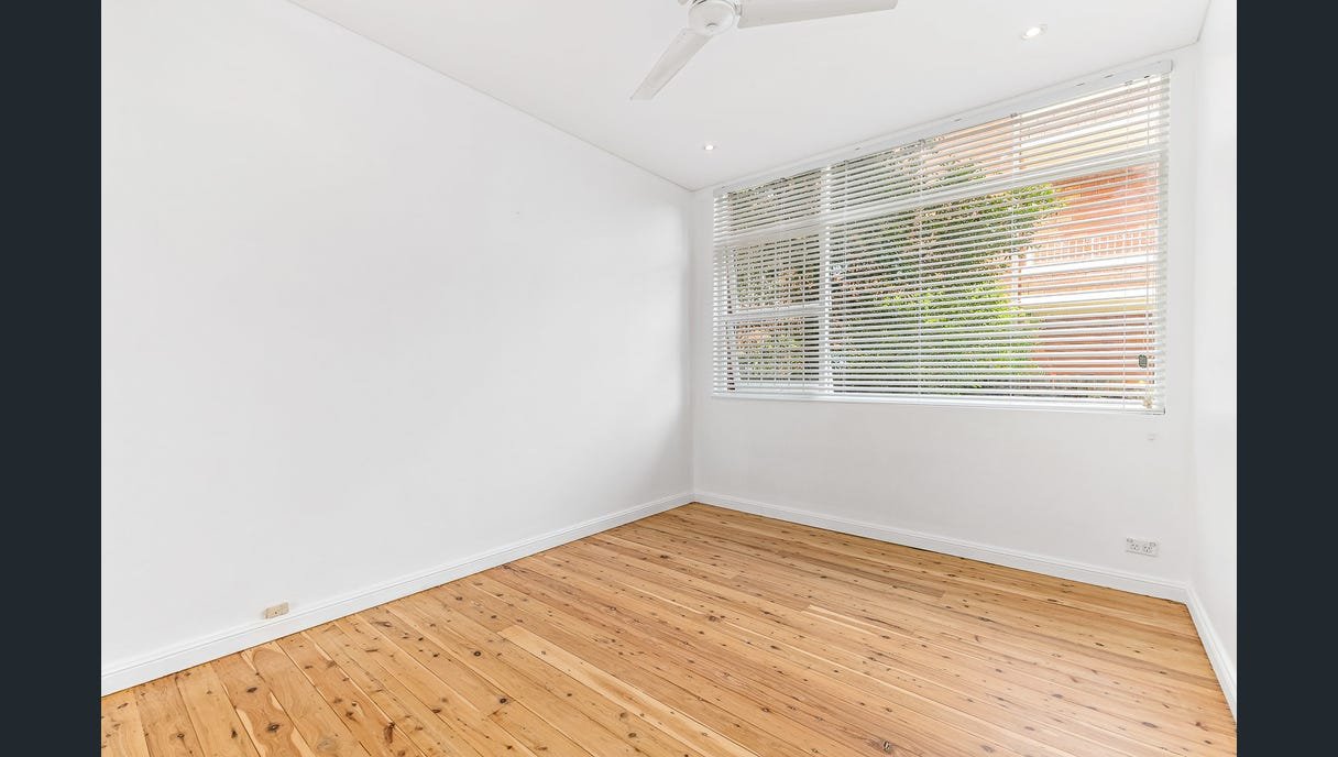 1/124 Chuter Avenue RAMSGATE BEACH 3