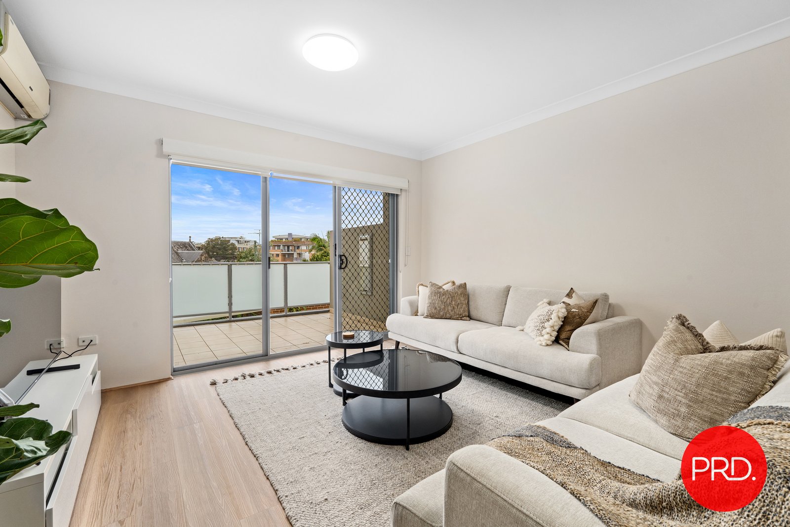 11/24 Gladstone Street KOGARAH 2