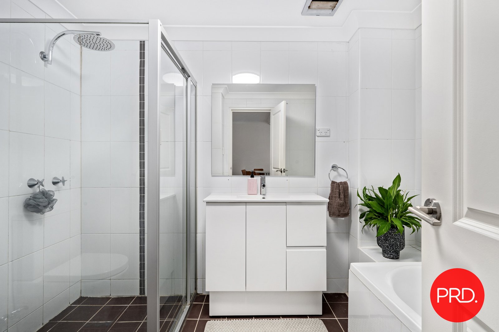 11/24 Gladstone Street KOGARAH 6