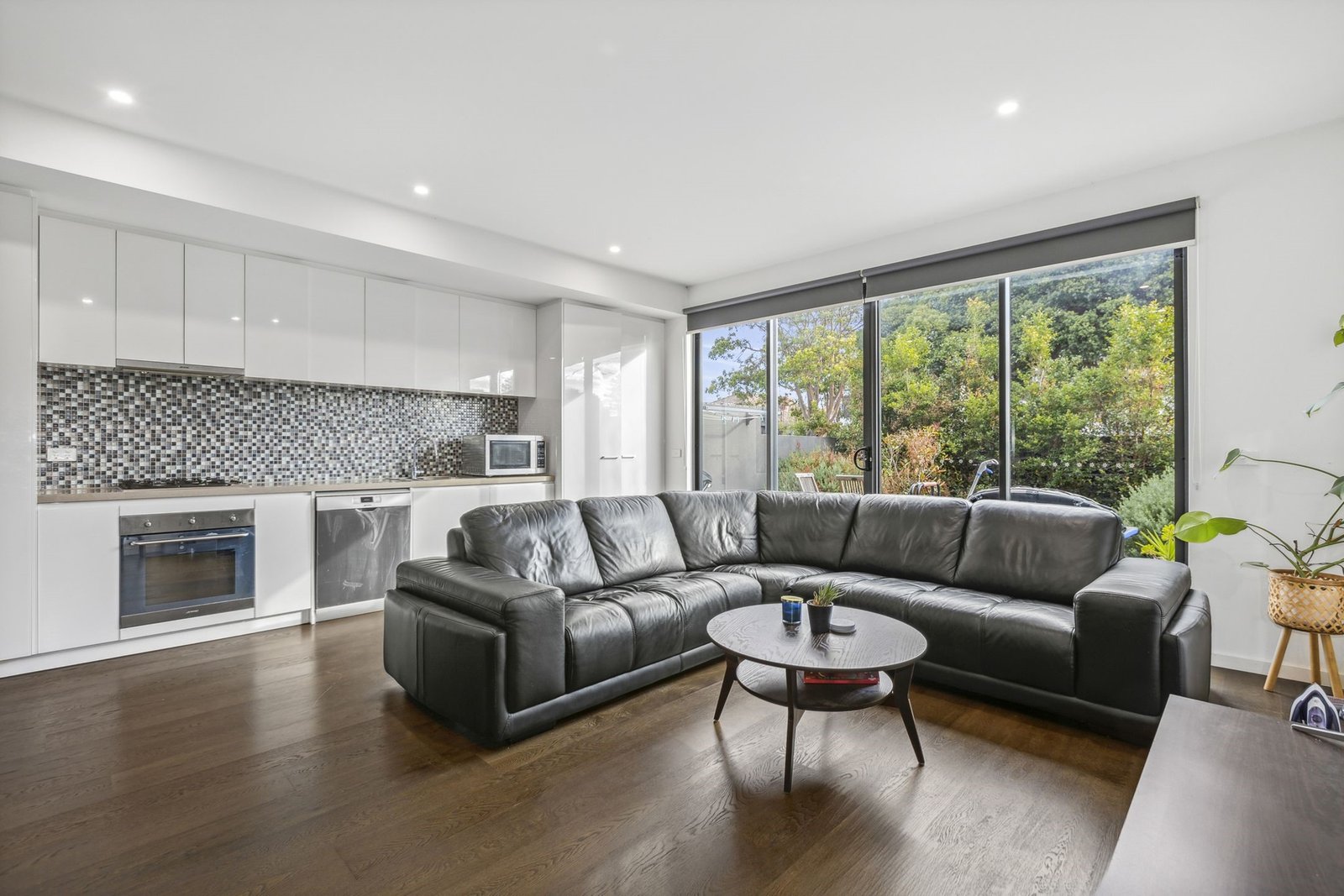 Real Estate and Property in 1/124 Murrumbeena Road, Murrumbeena, VIC