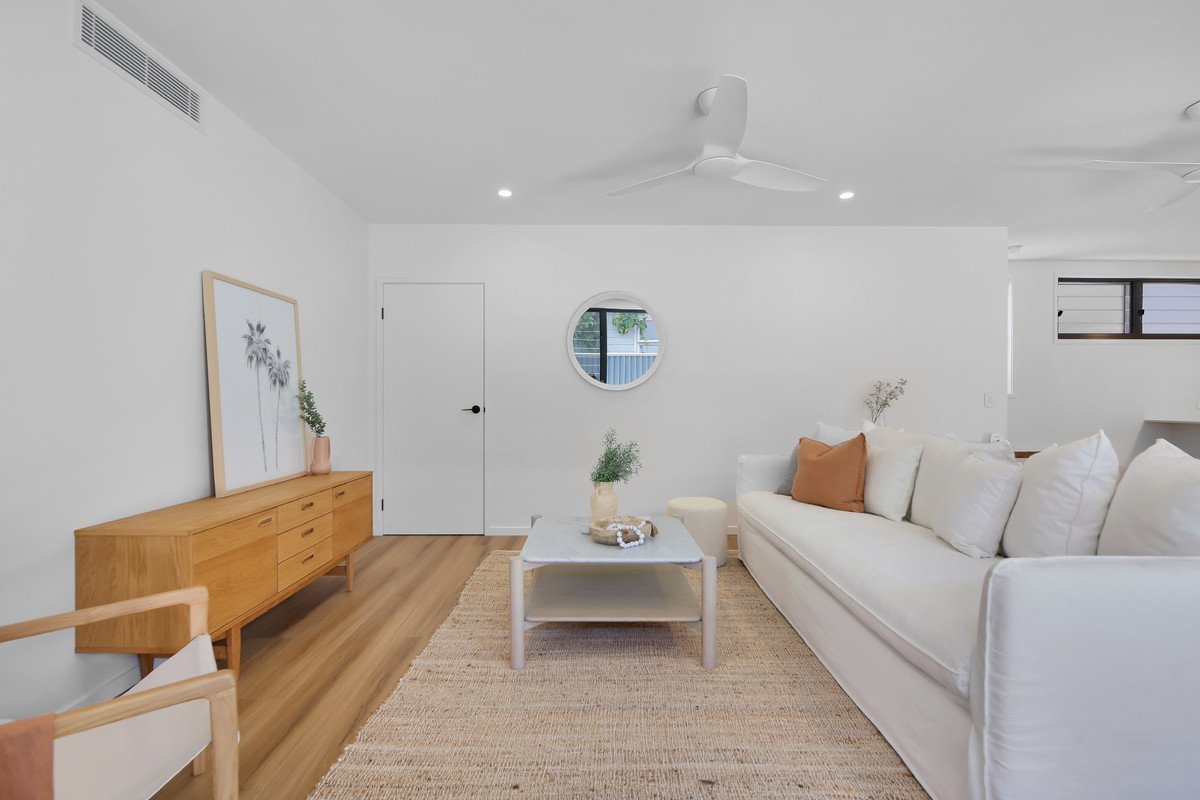 1/124 Sunshine Parade Miami 5