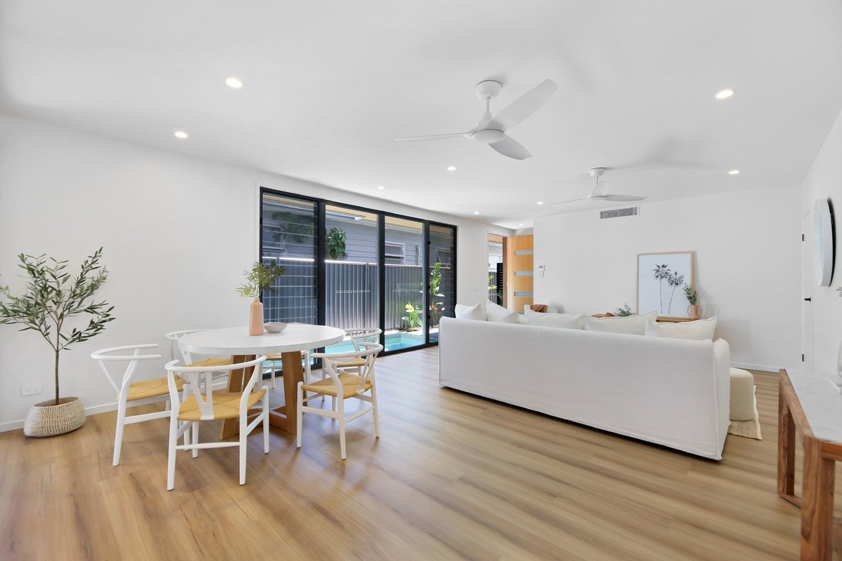 1/124 Sunshine Parade Miami 7