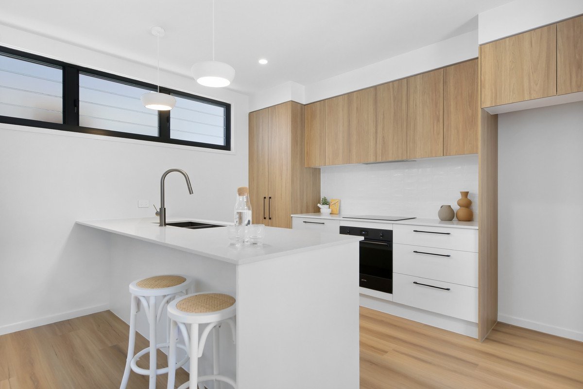 1/124 Sunshine Parade Miami 8