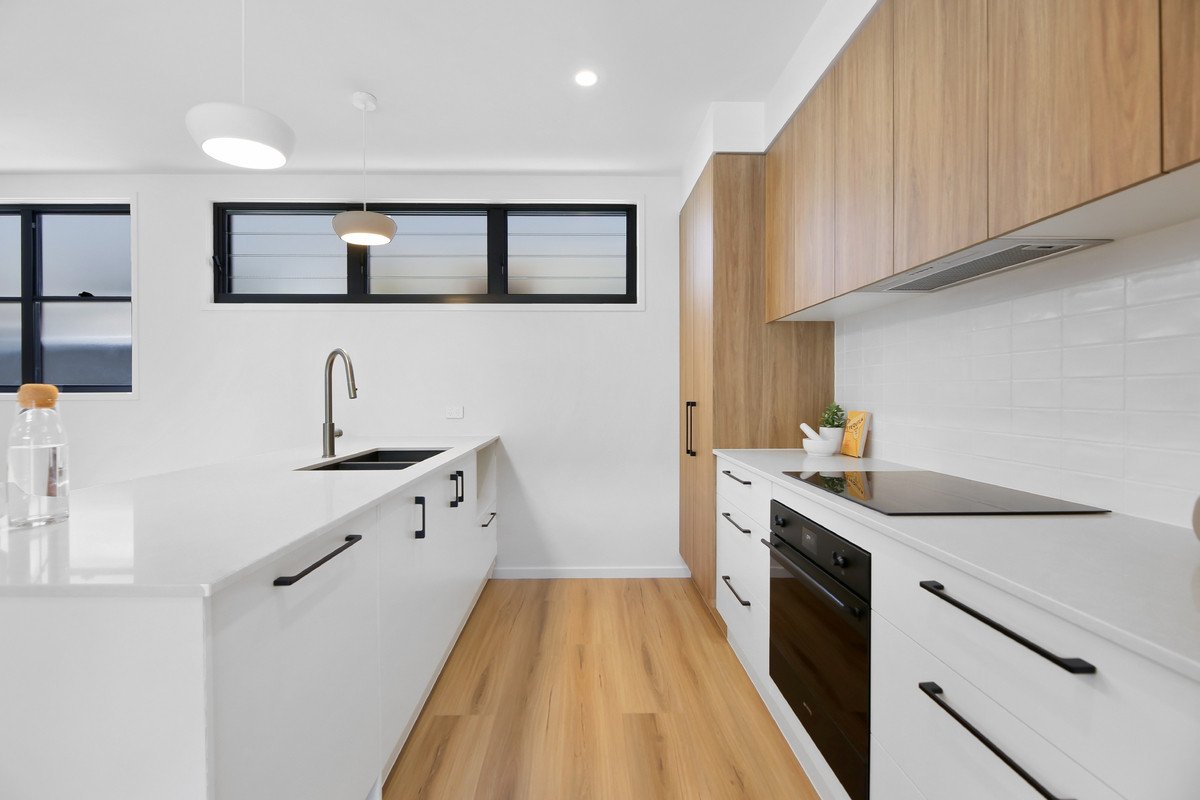 1/124 Sunshine Parade Miami 9