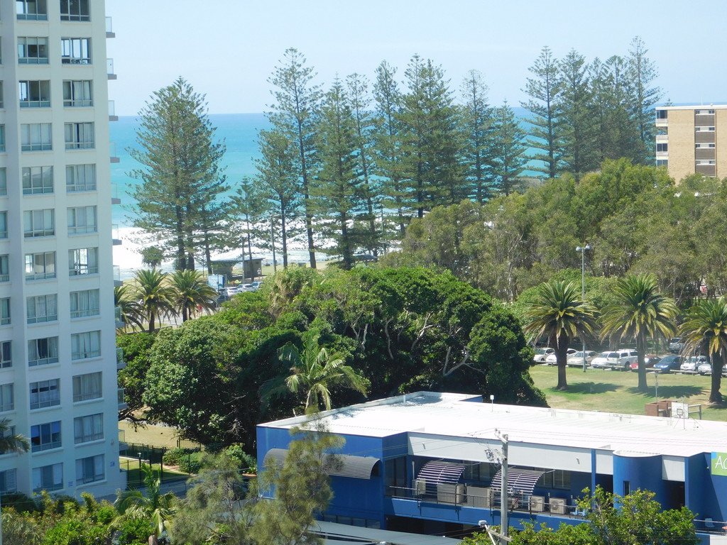 1124/1 Ocean Street BURLEIGH HEADS 12