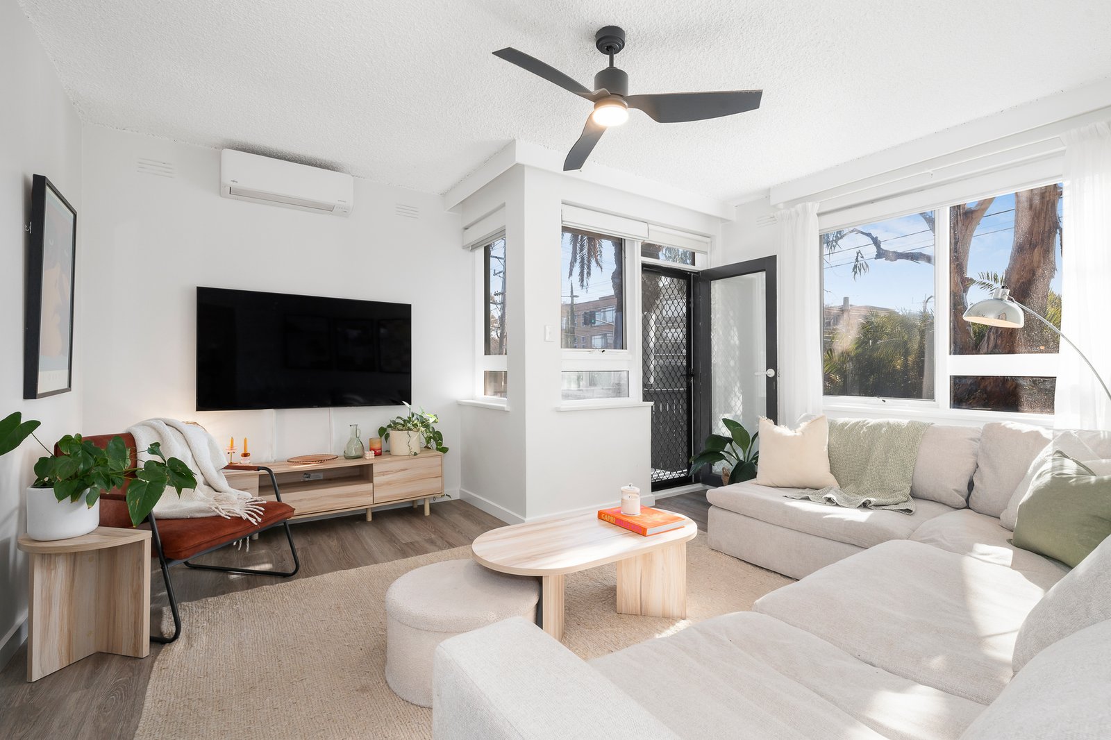 Gallery: 1/125 Alma Road