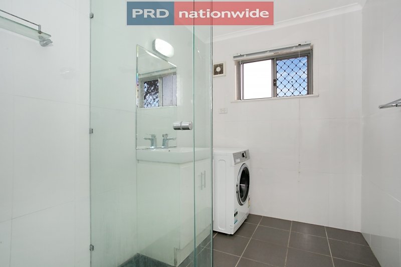 1/126 Marine Parade SOUTHPORT 5