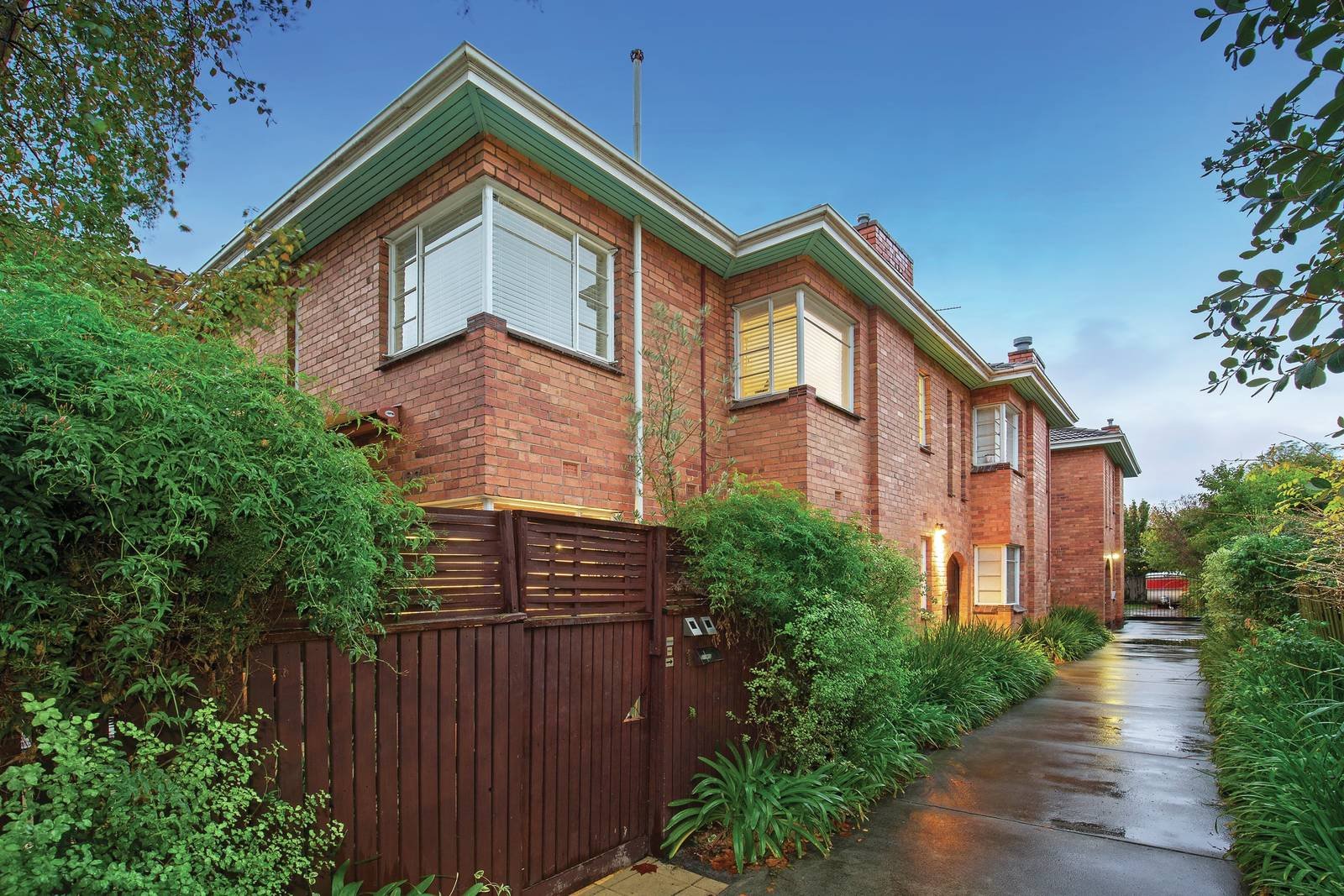 1/127 Glen Huntly Road, Elwood, VIC