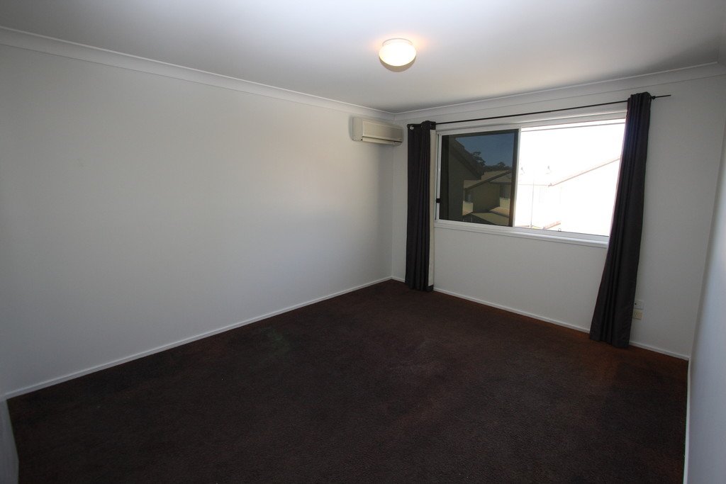 11/279 Cotlew Street West  ASHMORE 4