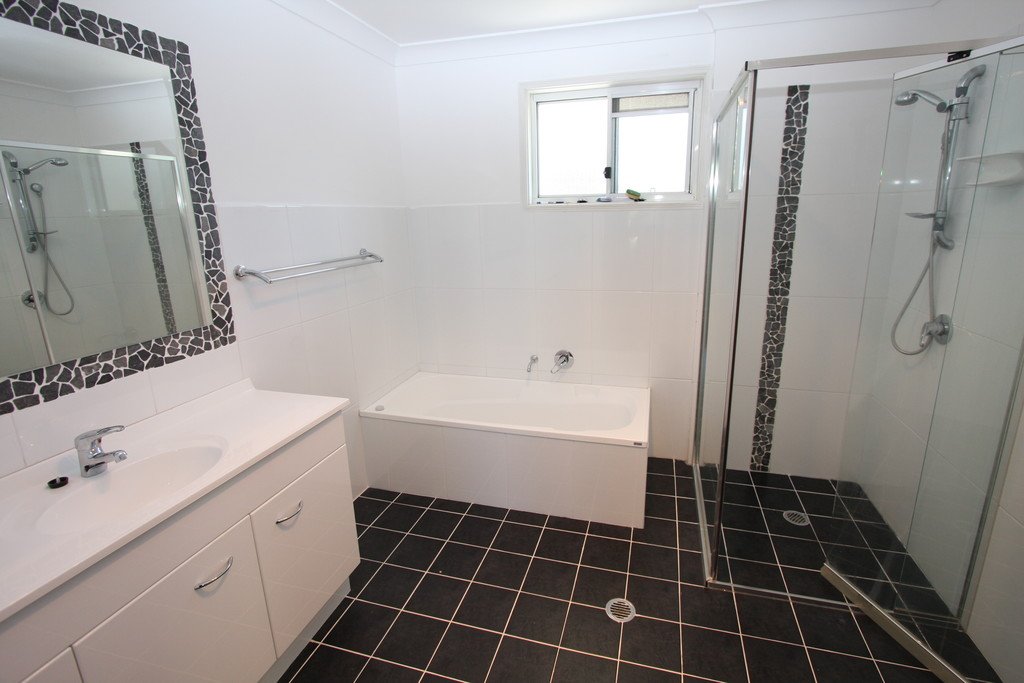 11/279 Cotlew Street West  ASHMORE 9