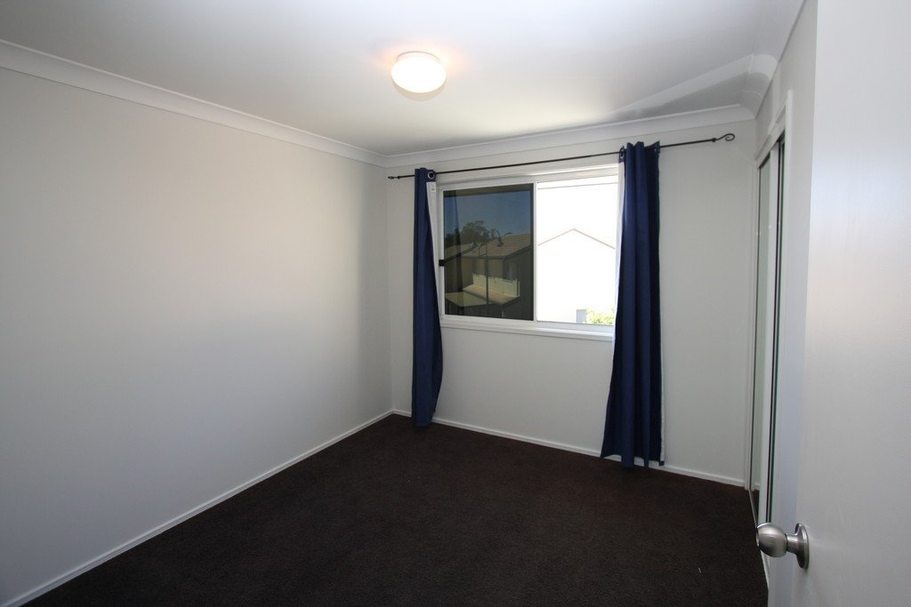 11/279 Cotlew Street West  ASHMORE 8