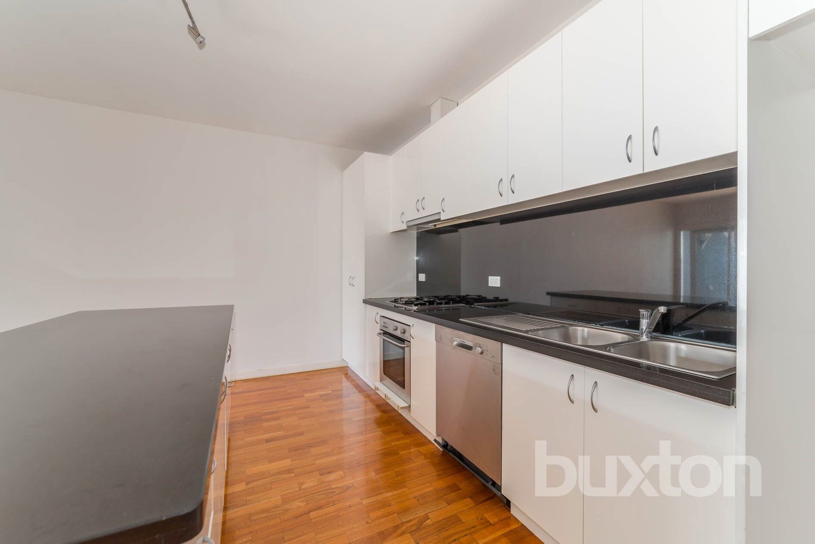Gallery: 1128 Glen Huntly Road