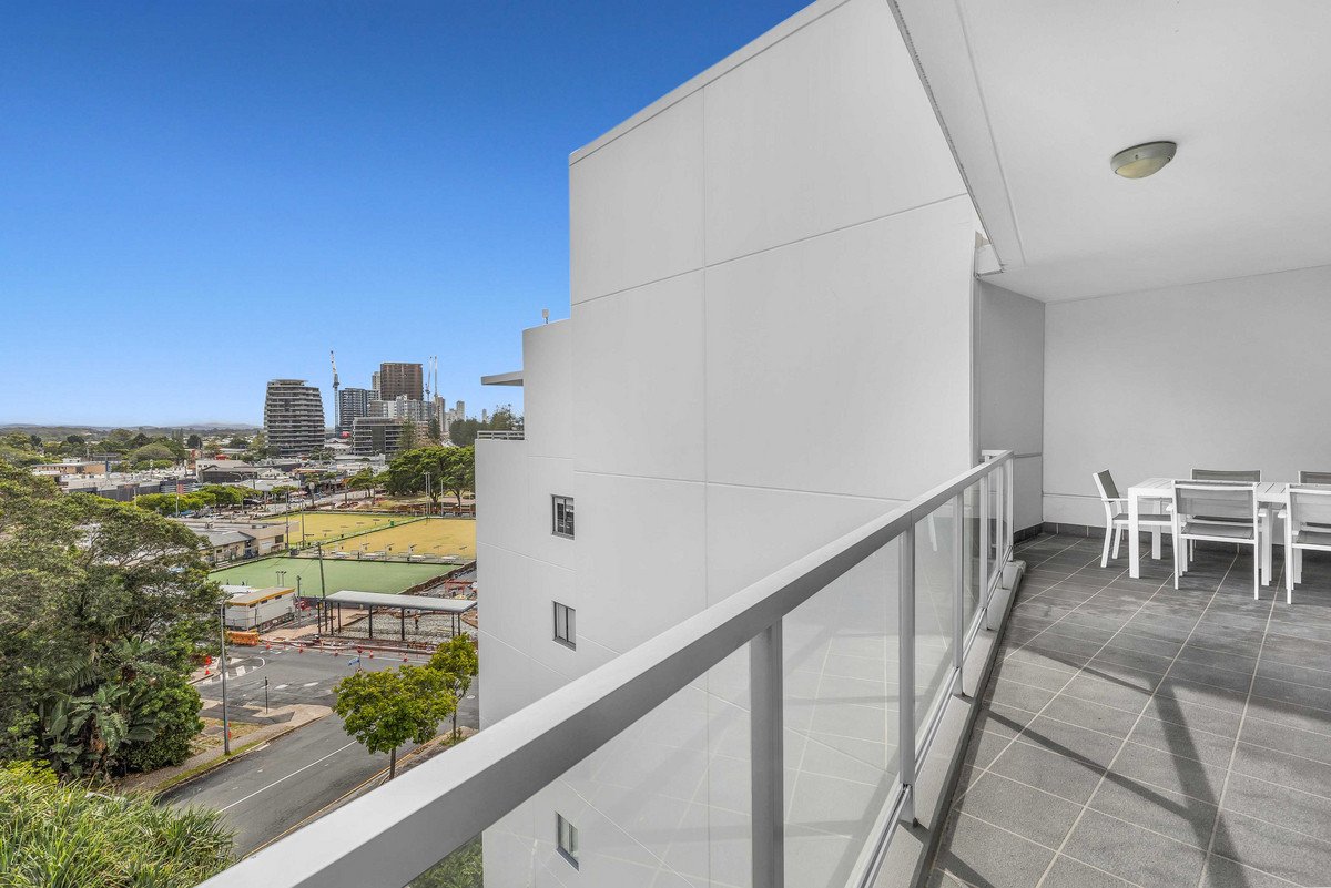 1128/1 Ocean Street BURLEIGH HEADS 2