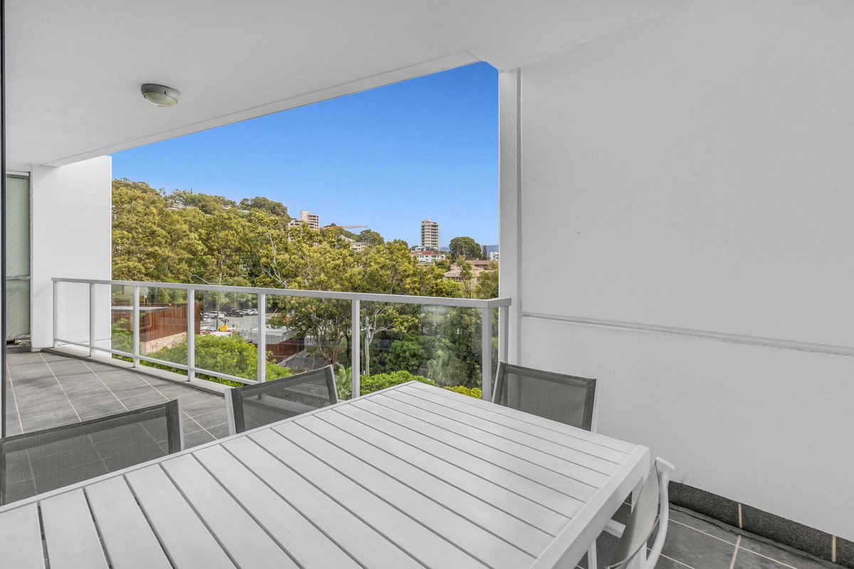 1128/1 Ocean Street BURLEIGH HEADS 3