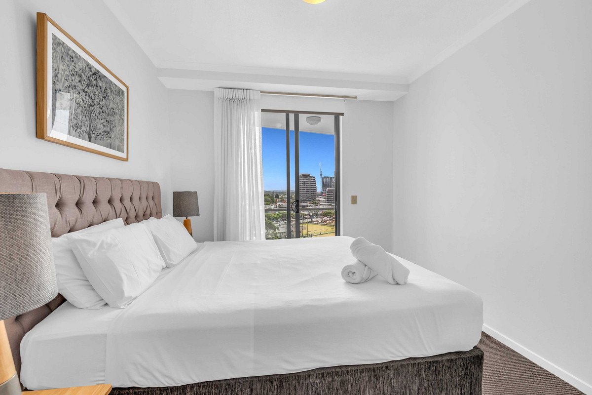 1128/1 Ocean Street BURLEIGH HEADS 8