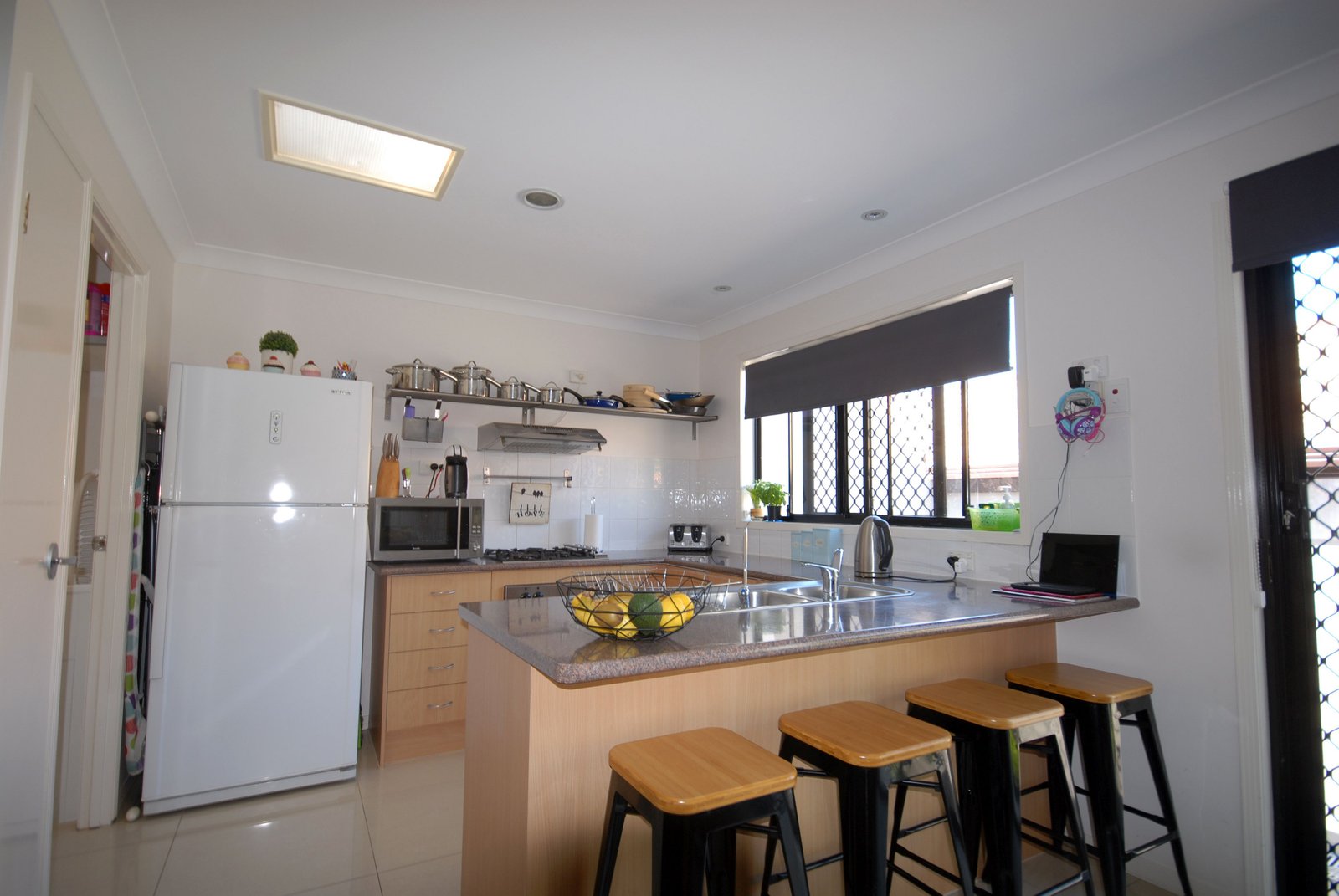 11/283 Cotlew Street West  ASHMORE 4