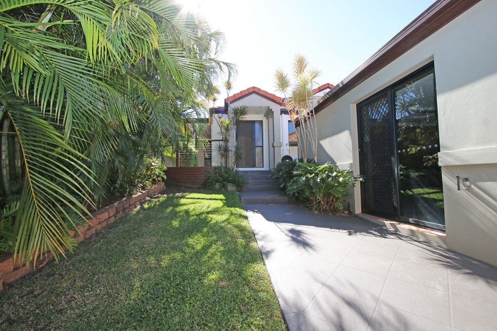 11/283 Cotlew Street West ASHMORE 1