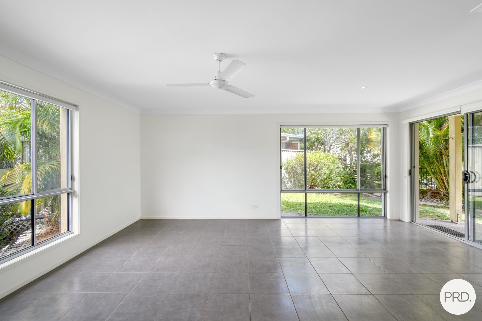 11/3-15 Lennox Circuit POTTSVILLE 3