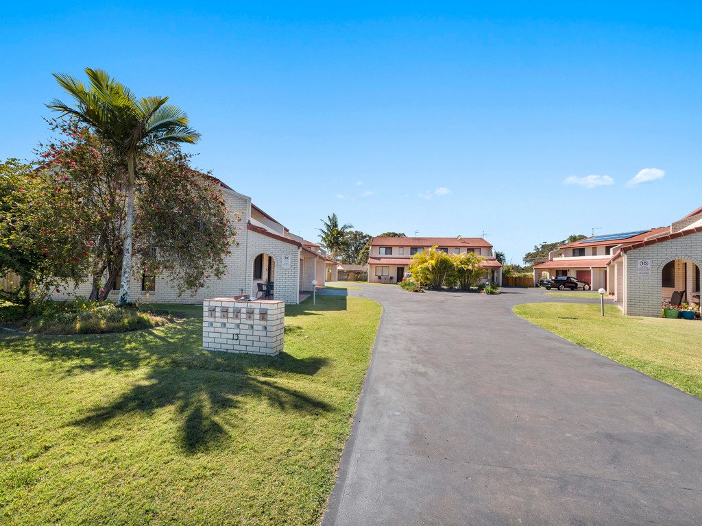 1/13-15 Wybalena Crescent TOORMINA 8