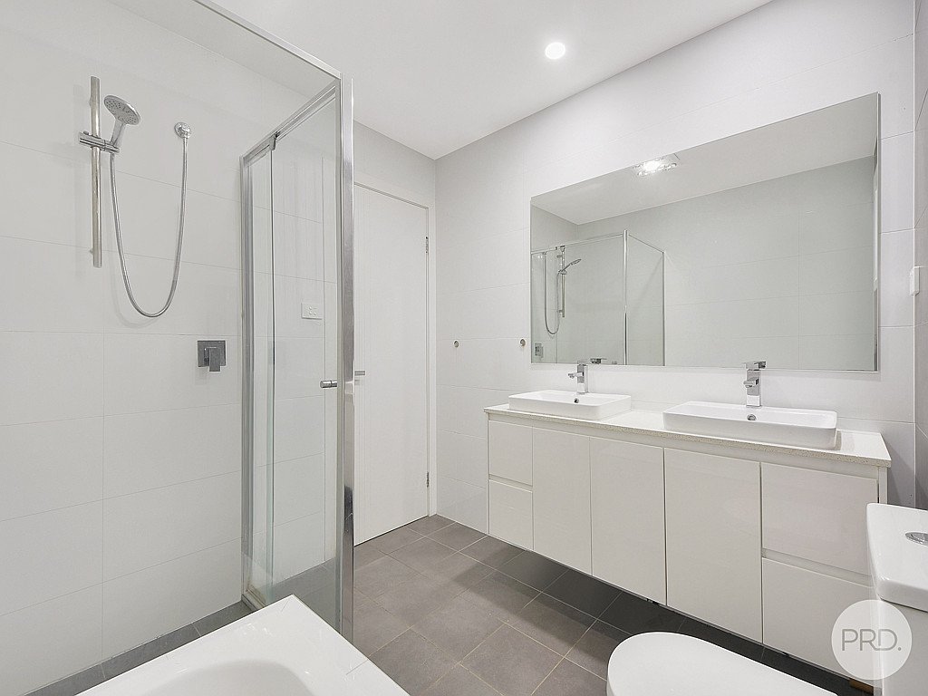 1/13 Algie Cres  Kingswood 8