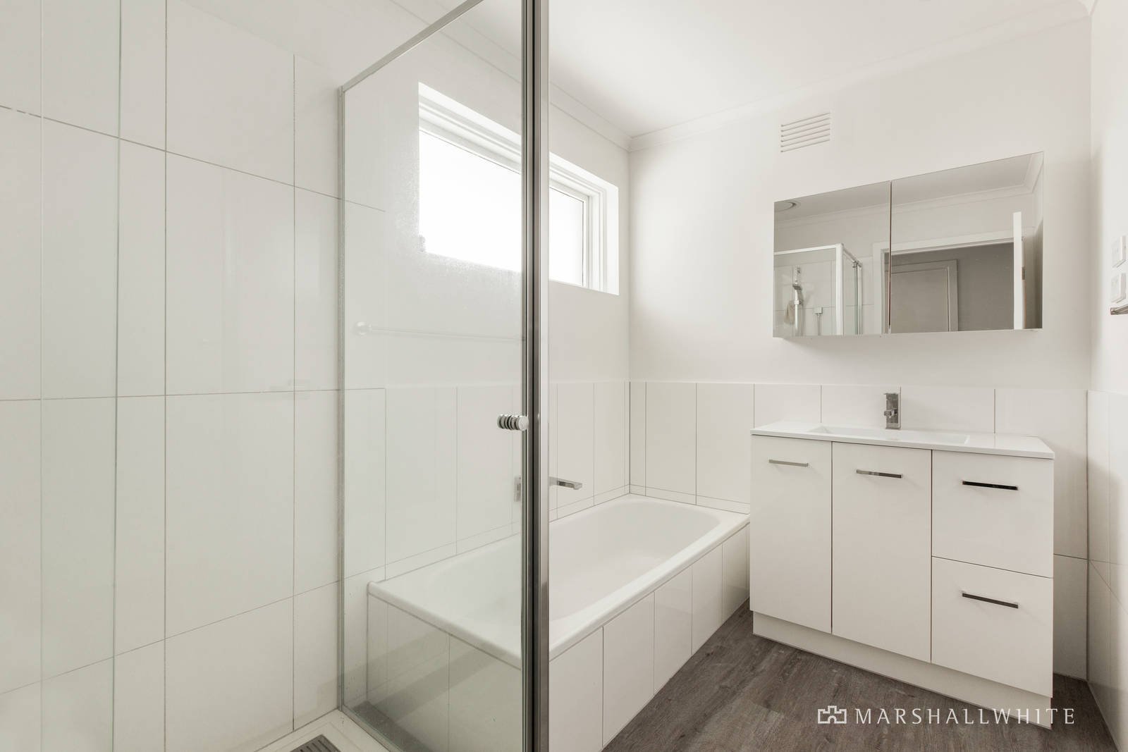 1/13 Benwerrin Road, Surrey Hills, VIC