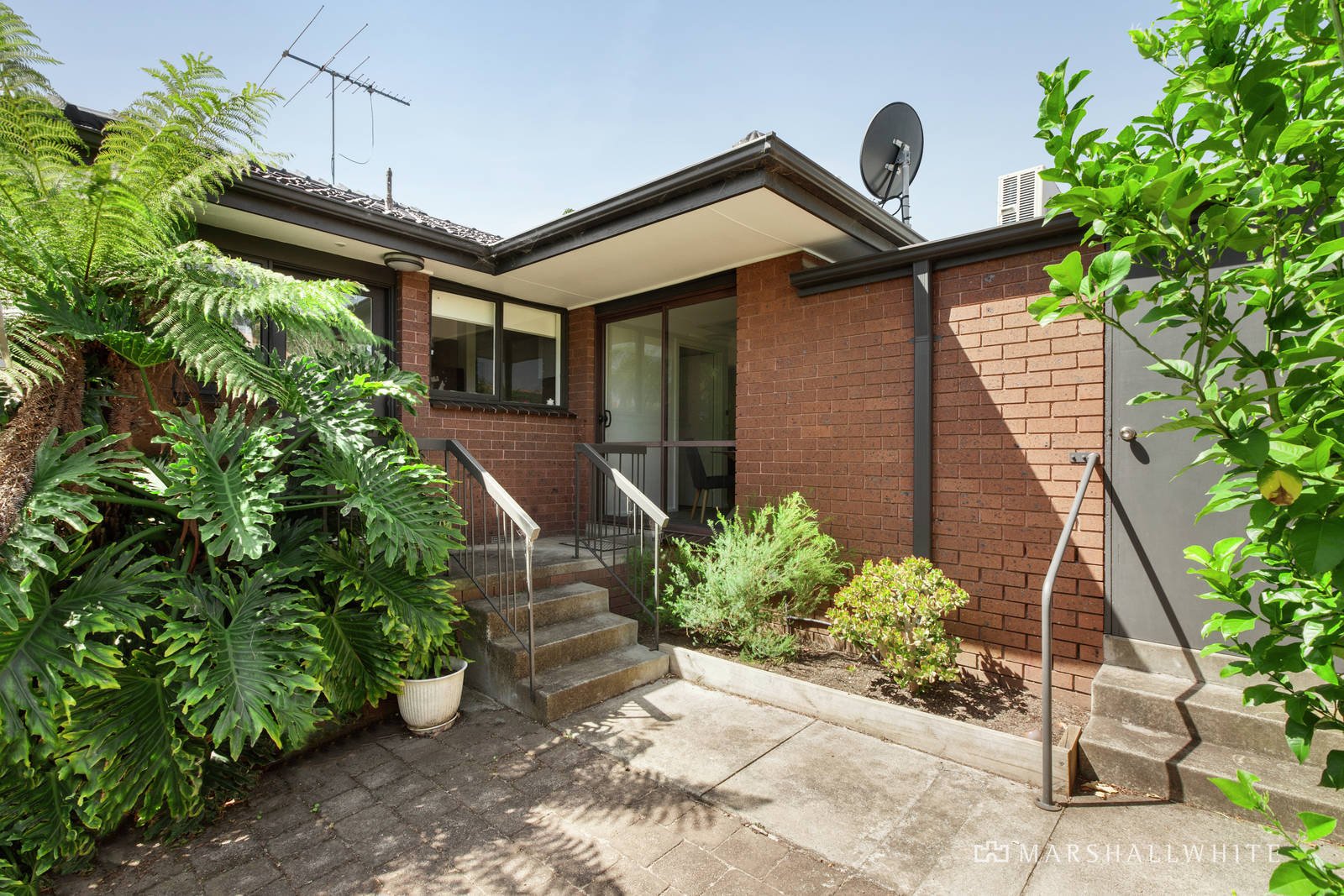 1/13 Benwerrin Road, Surrey Hills, VIC