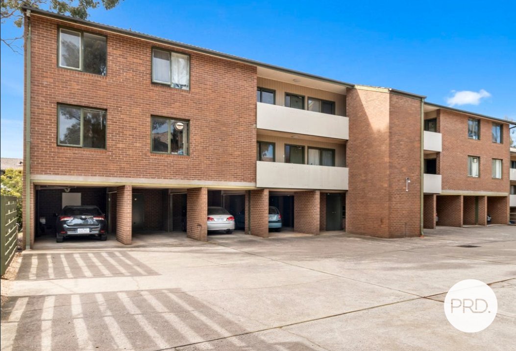 11/3 Bonrook Street HAWKER 2