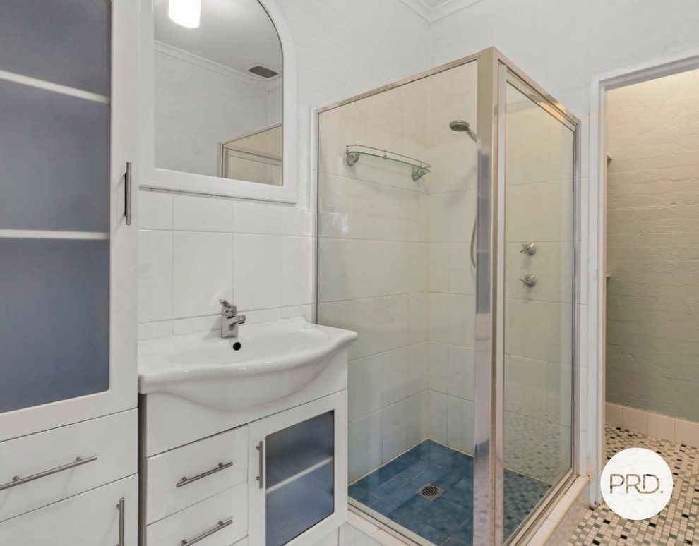 11/3 Bonrook Street HAWKER 9